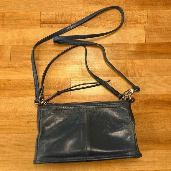 HOBO Cadence denim blue leather cross body / wristlet w/convertible straps - Picture 3 of 16